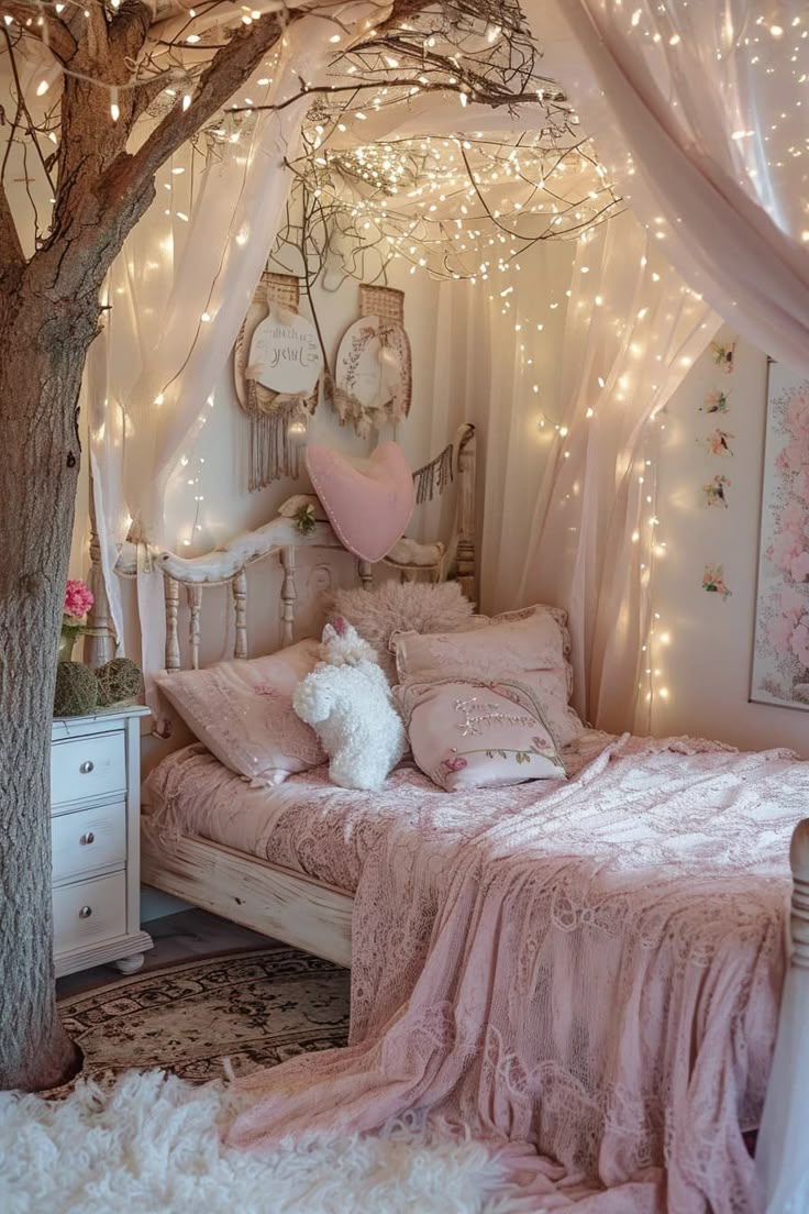 Wall art and cozy nook in Fairy Bedroom Accessories