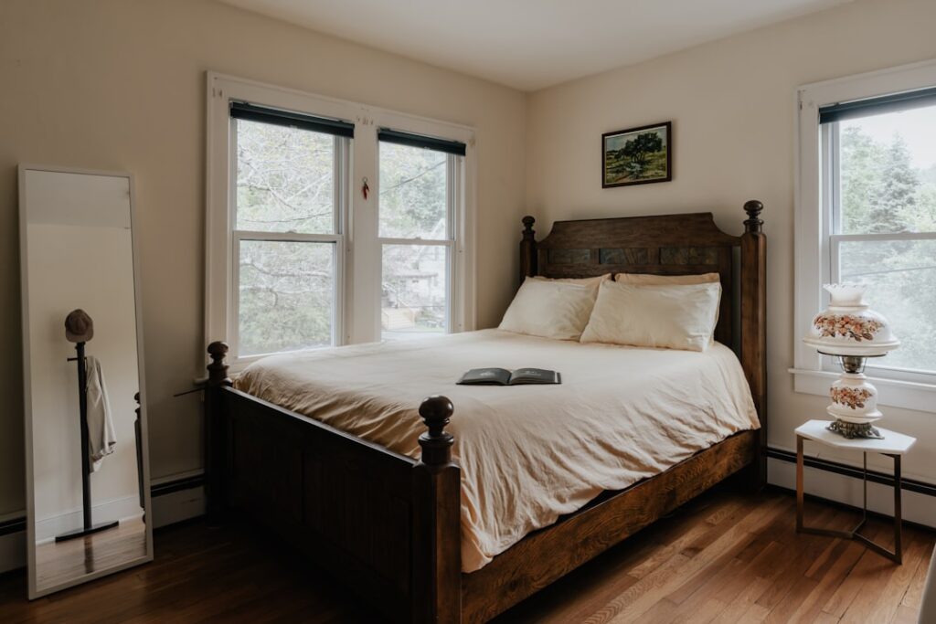 10 Stunning Bed Styles Trends to Transform Your Bedroom - Featured Image