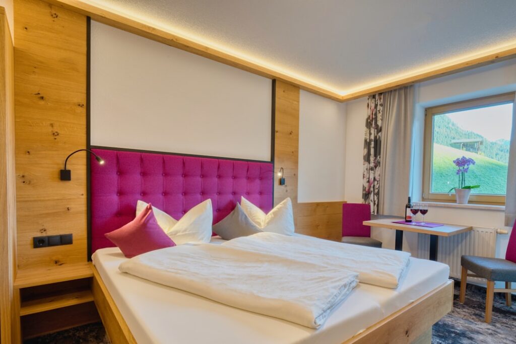 Guest Room Essentials in a cozy bedroom setting - must items guest