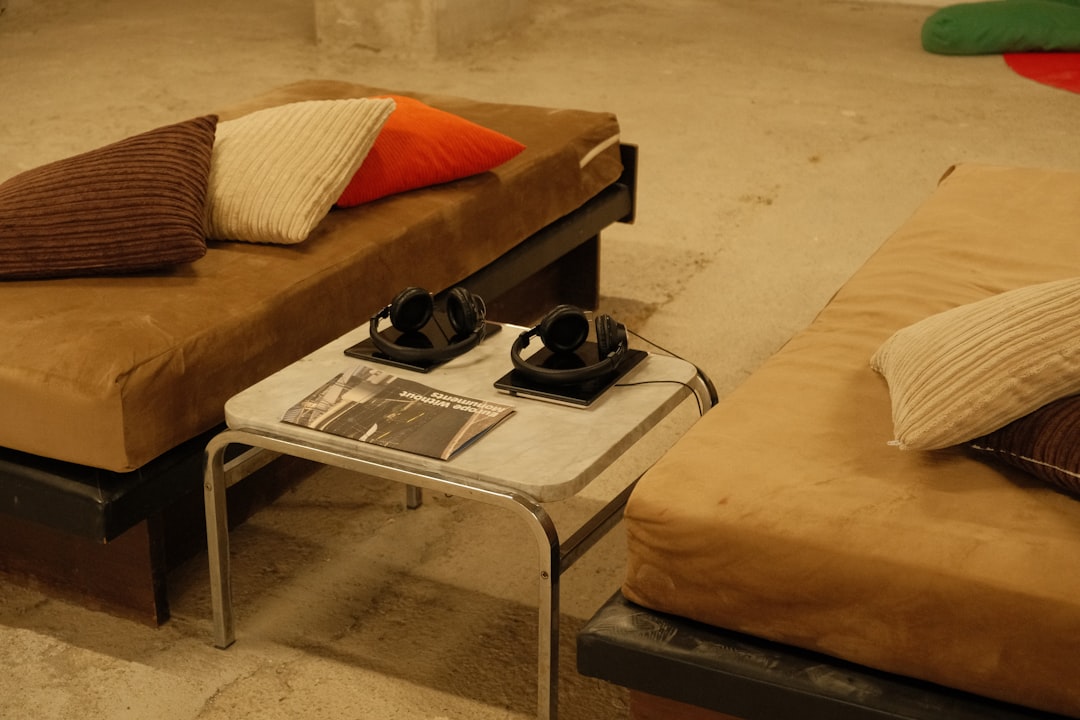 Customizable Adjustable Beds: 7 Luxurious Benefits - Featured Image