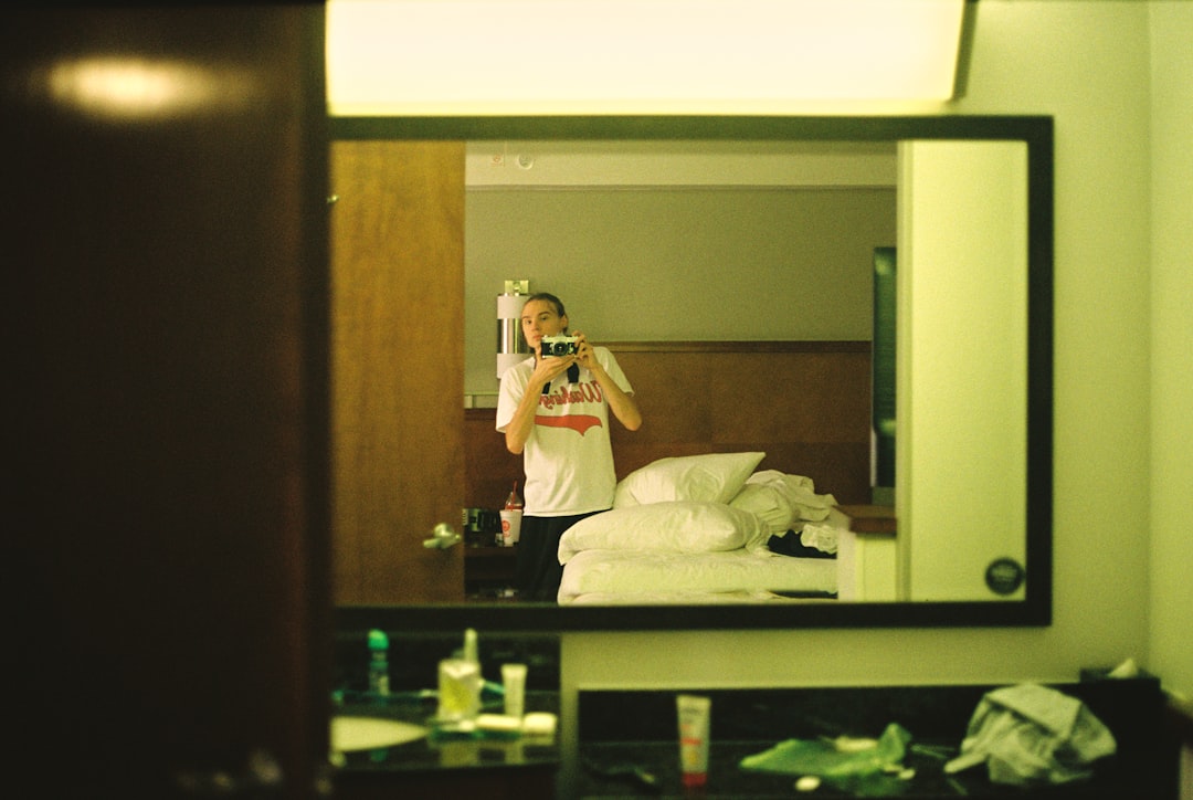 Mirror Tricks That Make Bedrooms Look Bigger and Brighter - Featured Image