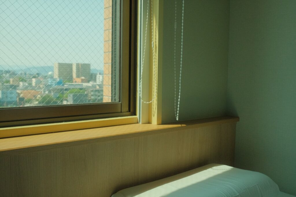 The Elegance and Appeal of a King Size Canopy Bed - Featured Image