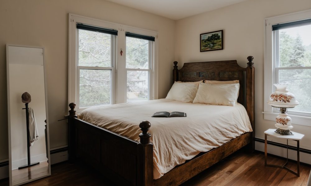 10 Stunning Bed Styles Trends to Transform Your Bedroom - Featured Image