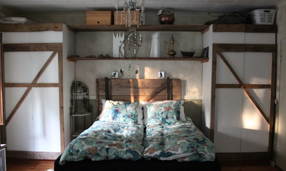 Bed Frame Materials: Best Options for Durability and Style - Featured Image