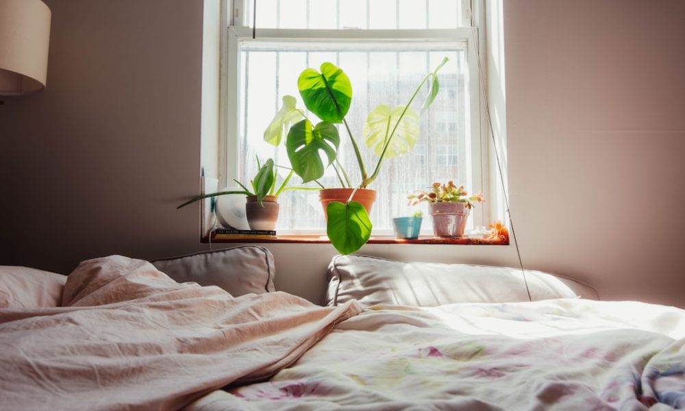 Best Bedding Material for Hot Sleepers: 7 Cool Fabric Picks - Featured Image