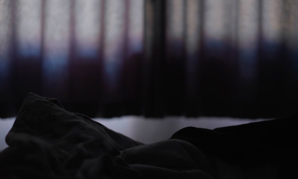 Queen Canopy Bed Ideas for Elegant Bedrooms - Featured Image