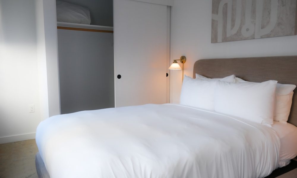 The Importance of Good Housekeeping in Hotels - Featured Image