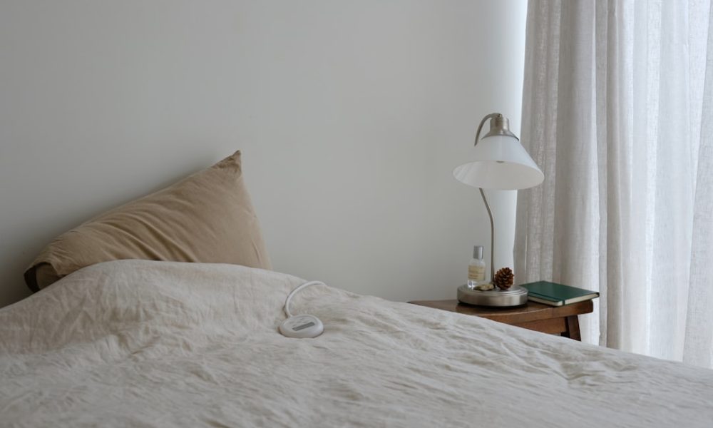 Unraveling the Mystery: What are Bedding Planes and Shams? - Featured Image