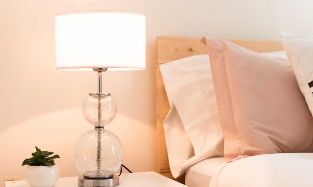 Using Floor Lamps and Ceiling Lights in Bedrooms - Featured Image