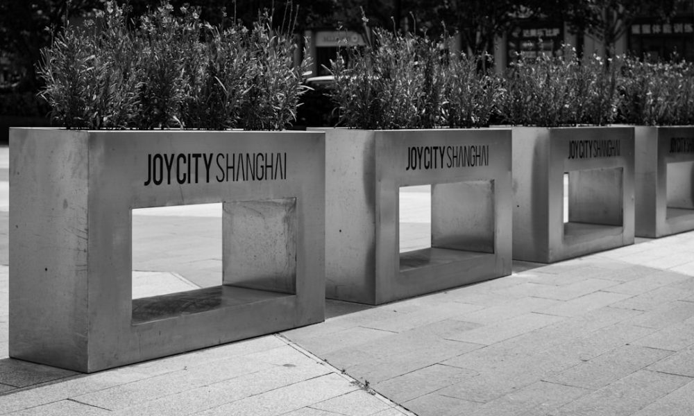 Wood vs Metal Bed Frames: 5 Essential Steps to the Best Choice - Featured Image